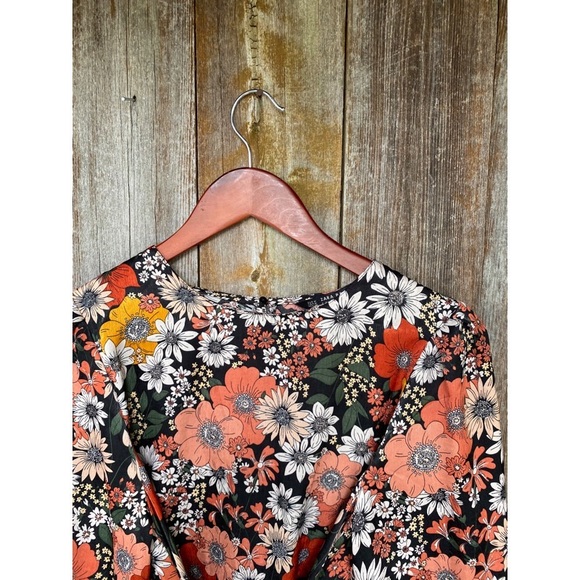 🎯SOLD 🎯colourful floral high neck blouse - Picture 1 of 8